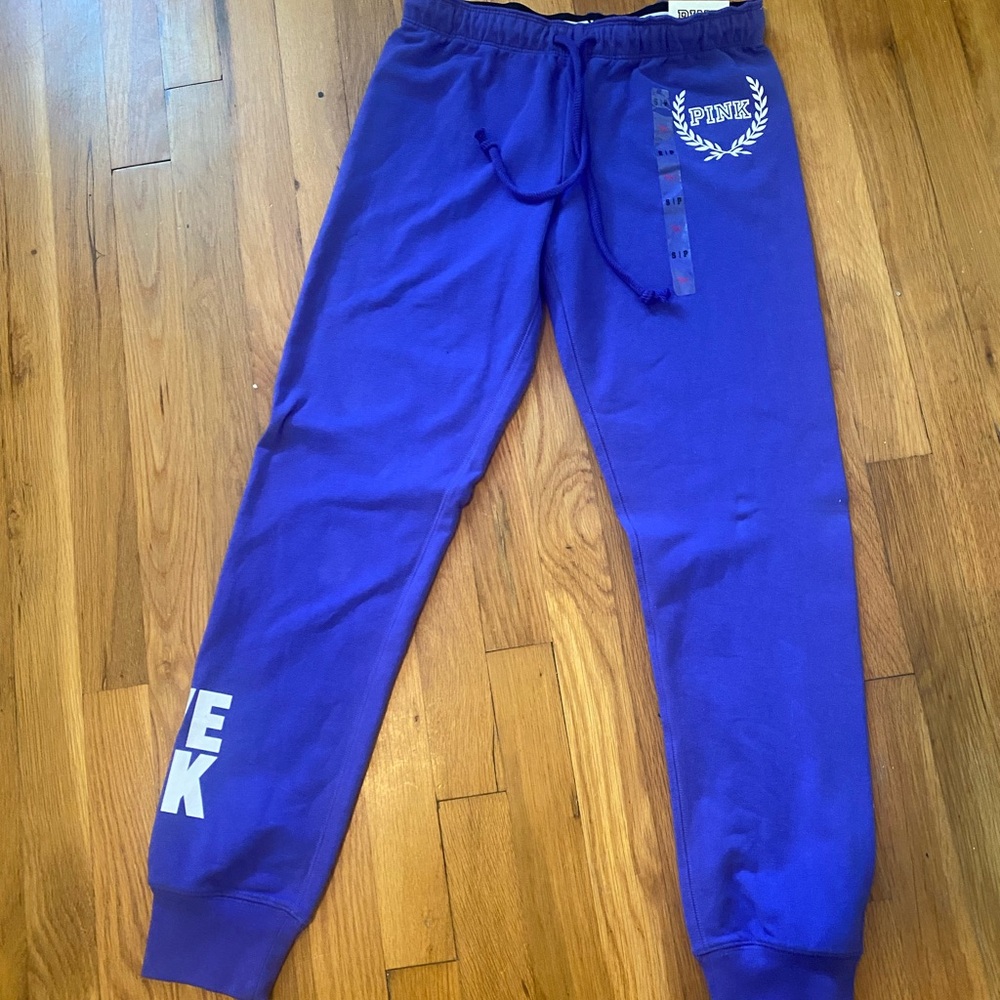 New with tag VS pink joggers